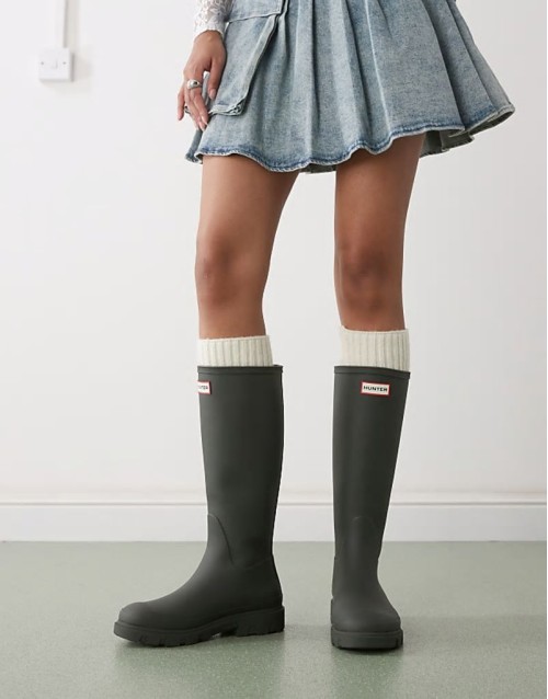 Downpour tall wellington boots in dark olive