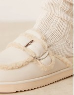 Kylie teddy mules in beige